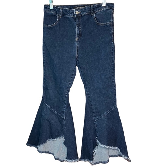 Zara Flare Bell Bottom Fray Hem Women's Jeans Size Large Blue Denim - Picture 3 of 5